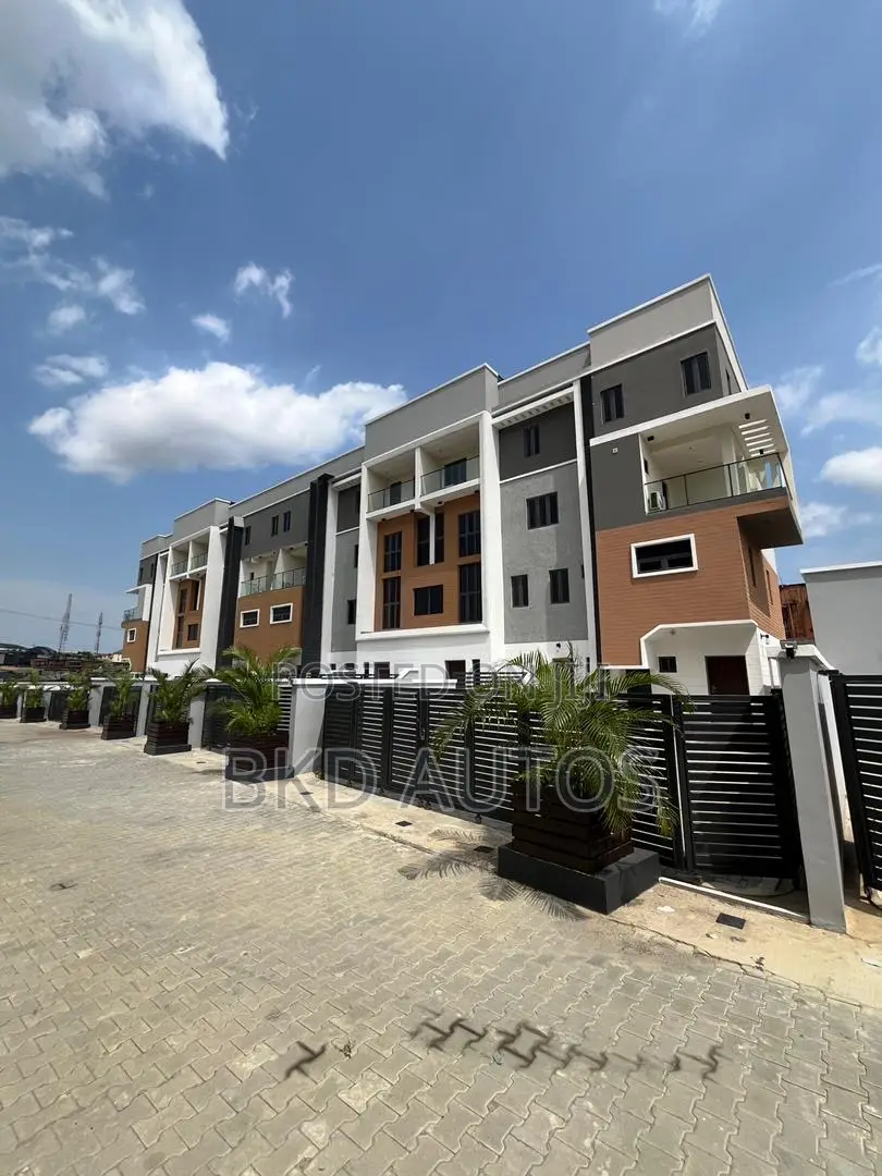 4bdrm Maisonette in Opebi for sale in Opebi