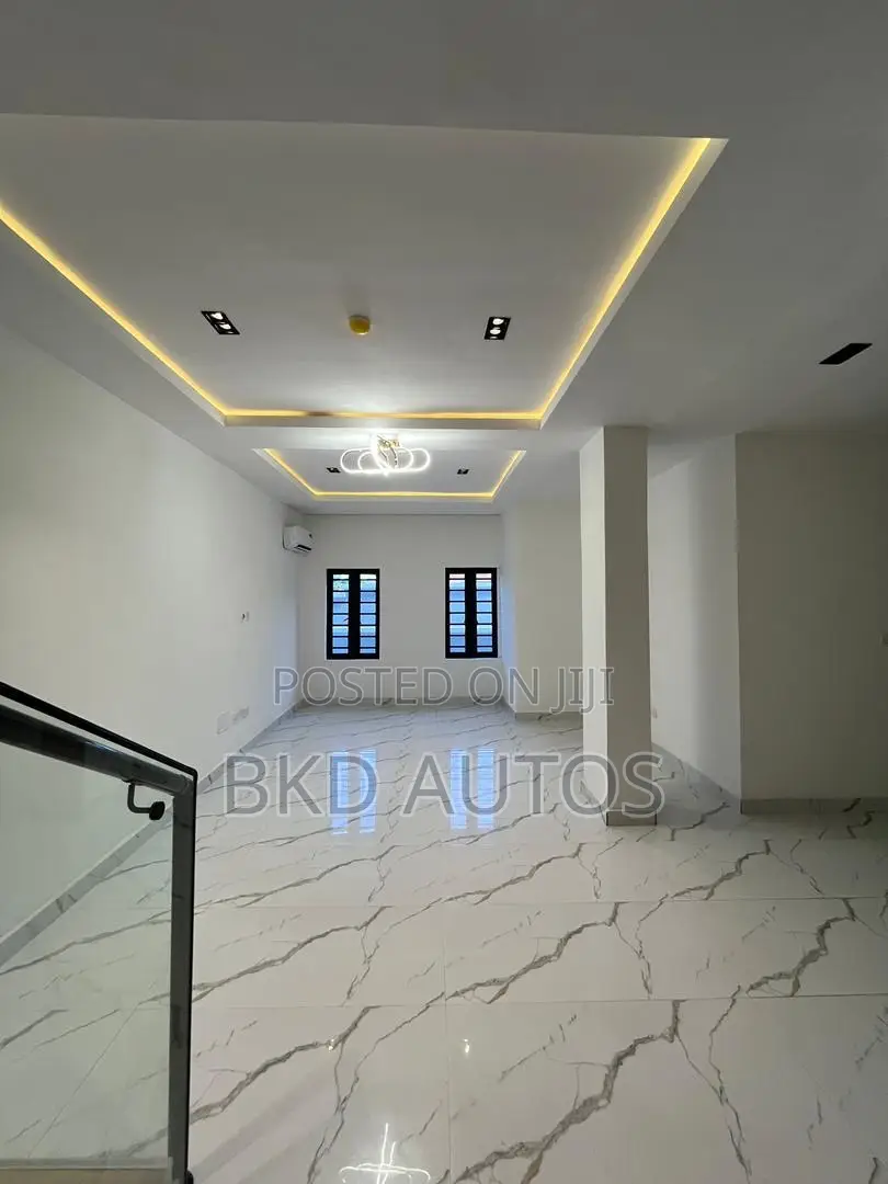 4bdrm Maisonette in Opebi for sale in Opebi