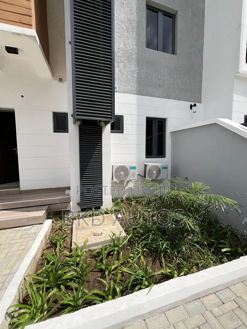 4bdrm Maisonette in Opebi for sale in Opebi