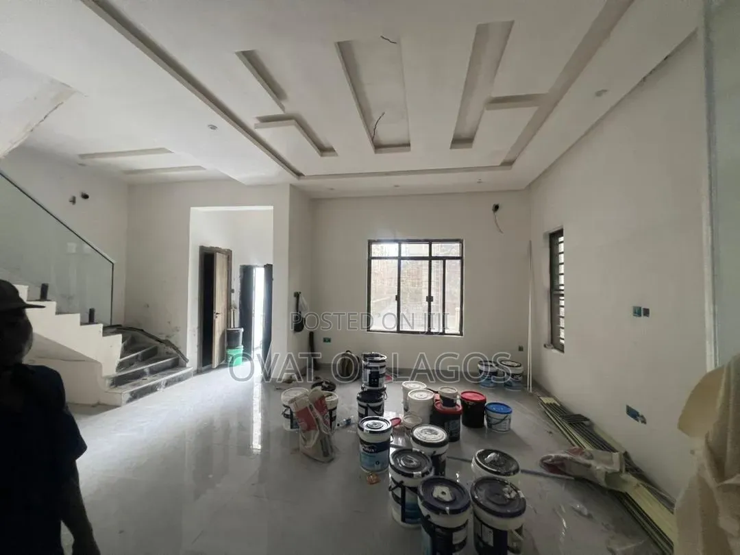 4bdrm Duplex in General Paint, Off Lekki-Epe Expressway for sale in Off Lekki-Epe Expressway