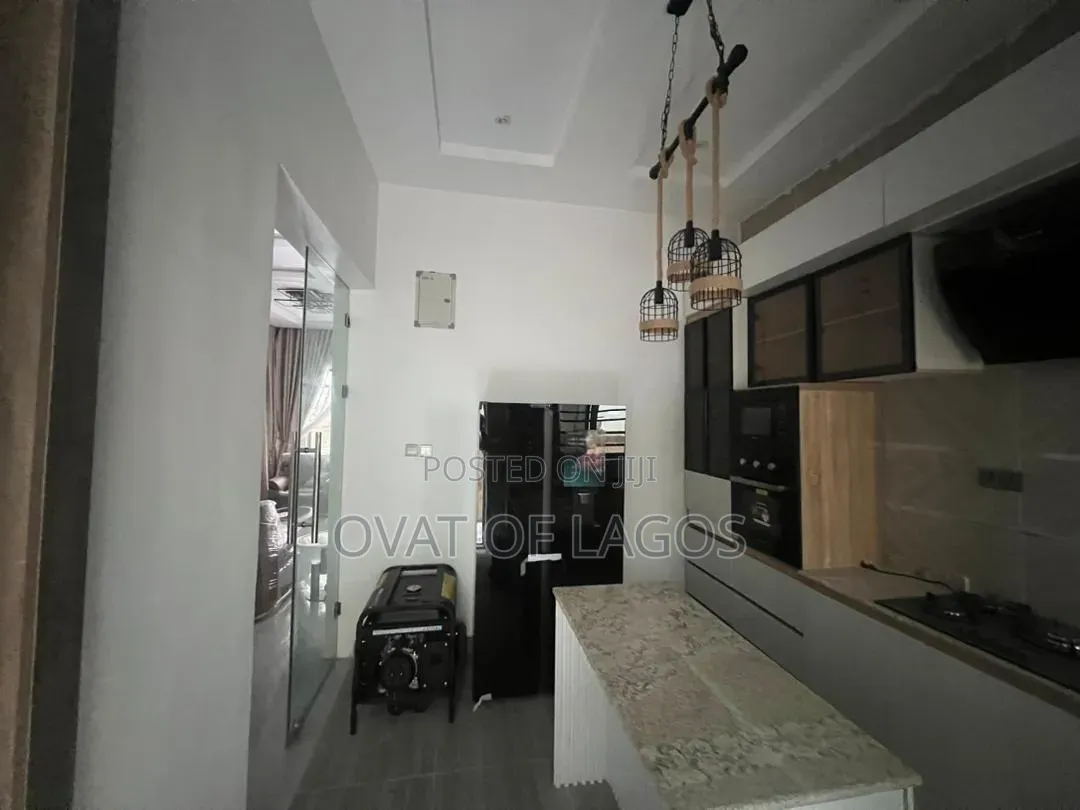 3bdrm Duplex in General Paint, Off Lekki-Epe Expressway for sale in Off Lekki-Epe Expressway