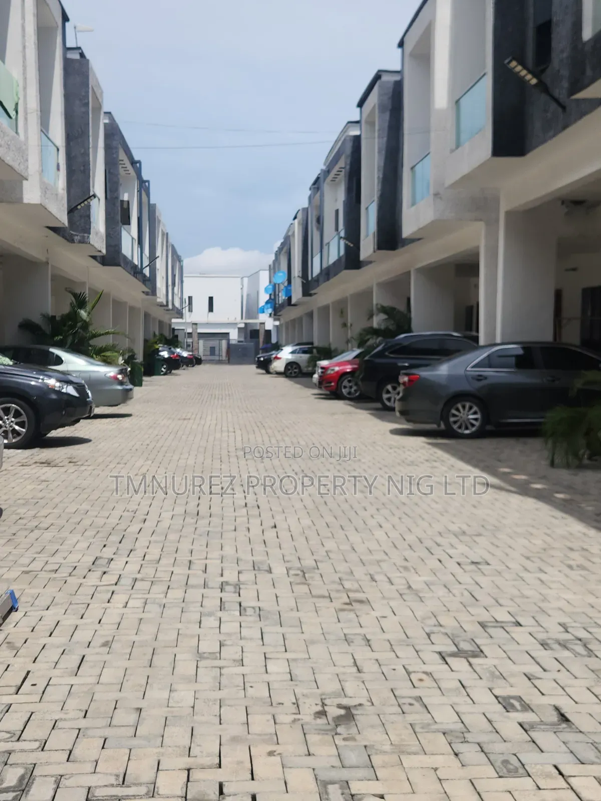 Mini Flat in Ikota for rent in Ikota