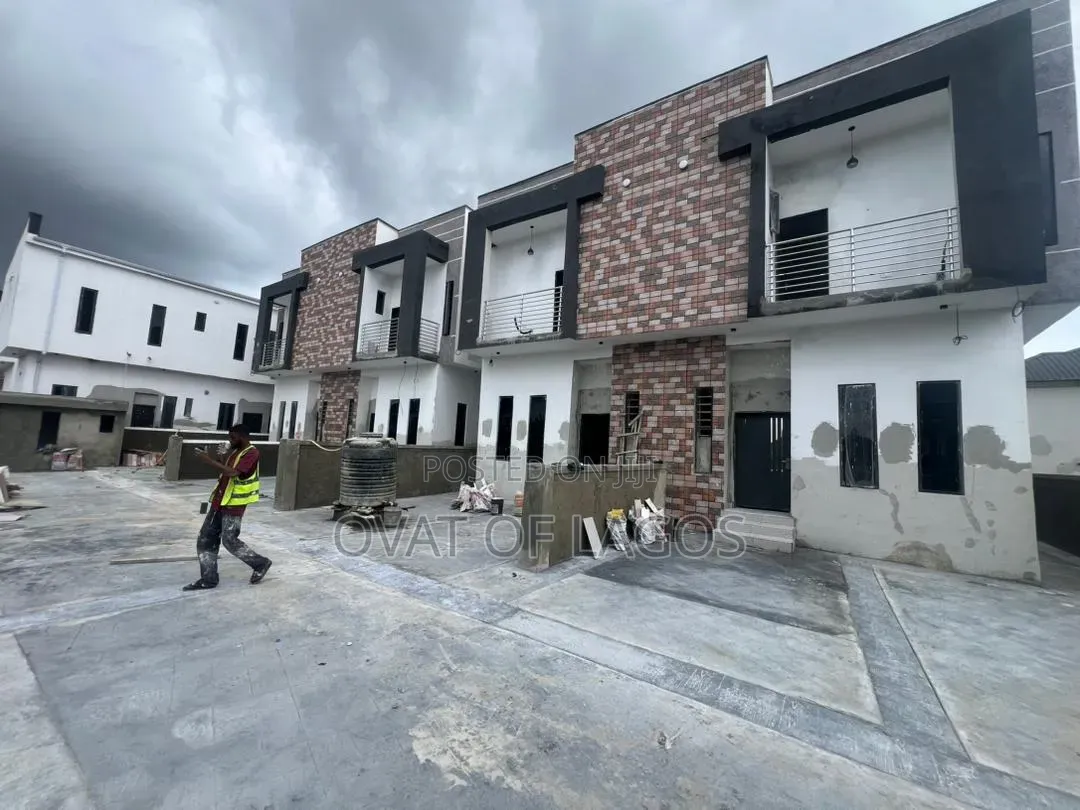 4bdrm Duplex in General Paint, Off Lekki-Epe Expressway for sale in Off Lekki-Epe Expressway