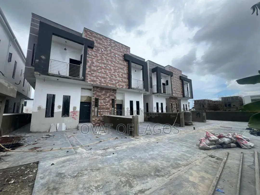 4bdrm Duplex in General Paint, Off Lekki-Epe Expressway for sale in Off Lekki-Epe Expressway
