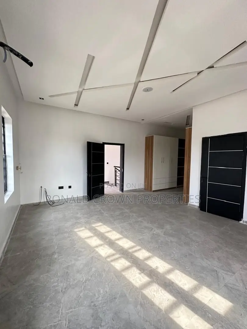 5bdrm Duplex in Abraham Adesanya Estate for sale in Abraham Adesanya Estate