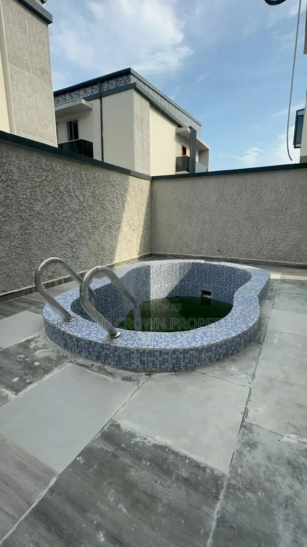 5bdrm Duplex in Abraham Adesanya Estate for sale in Abraham Adesanya Estate