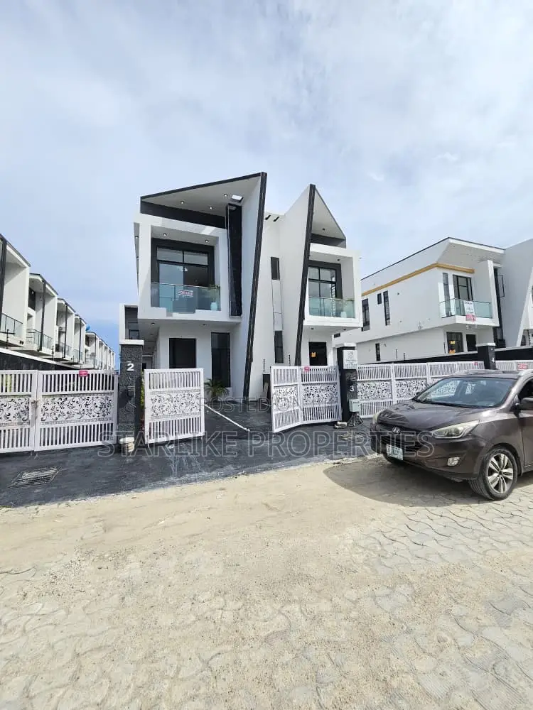 4bdrm Duplex in Ikota for sale in Ikota