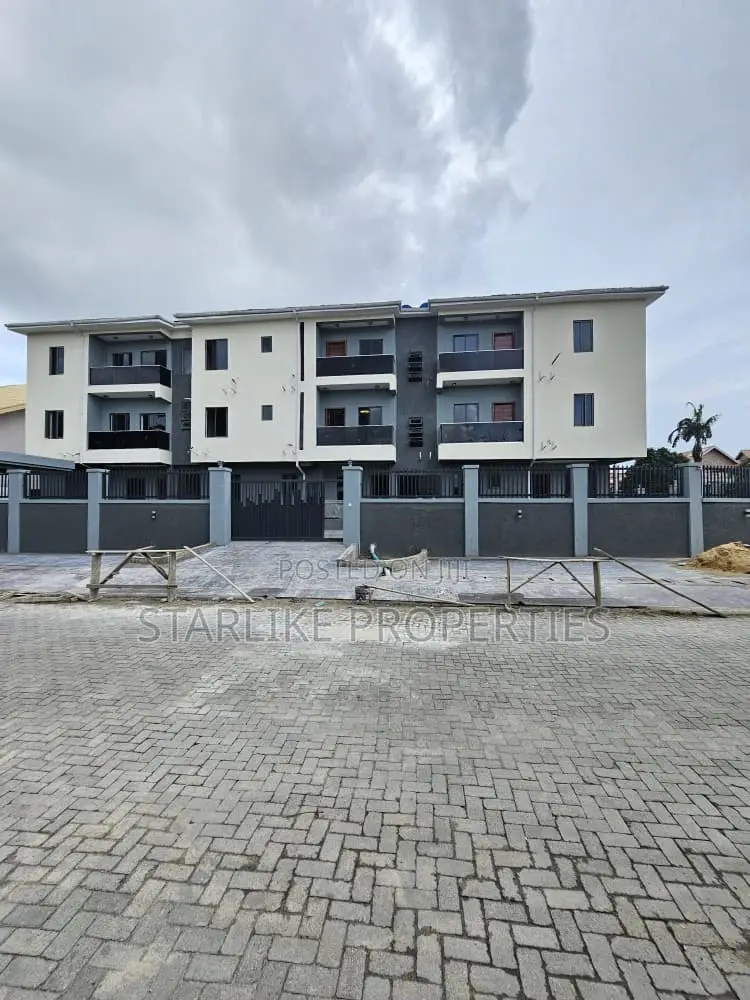 2bdrm Block of Flats in Lekki Phase 1 for rent in Lekki Phase 1