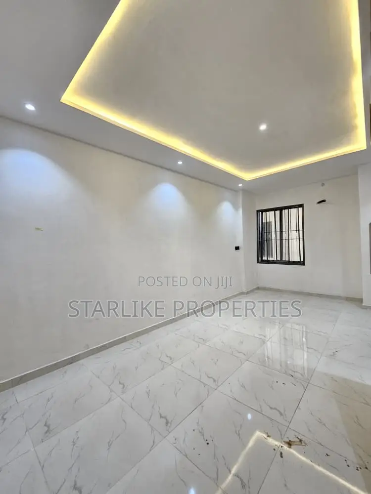 2bdrm Block of Flats in Lekki Phase 1 for rent in Lekki Phase 1