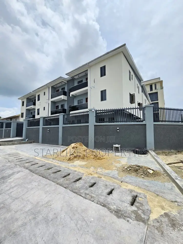 2bdrm Block of Flats in Lekki Phase 1 for rent in Lekki Phase 1