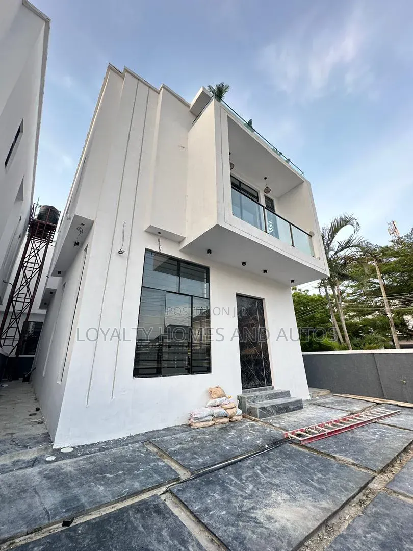 4bdrm Duplex in Abraham Adesanya Estate for sale in Abraham Adesanya Estate