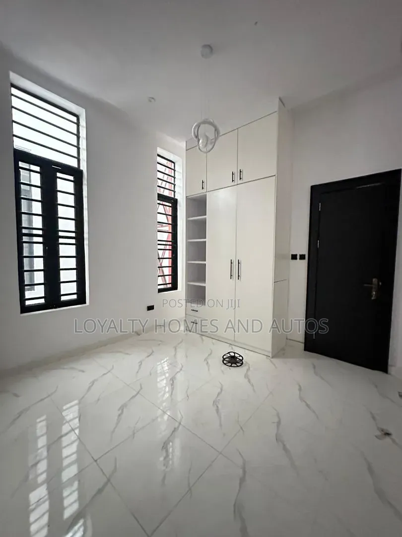 4bdrm Duplex in Abraham Adesanya Estate for sale in Abraham Adesanya Estate