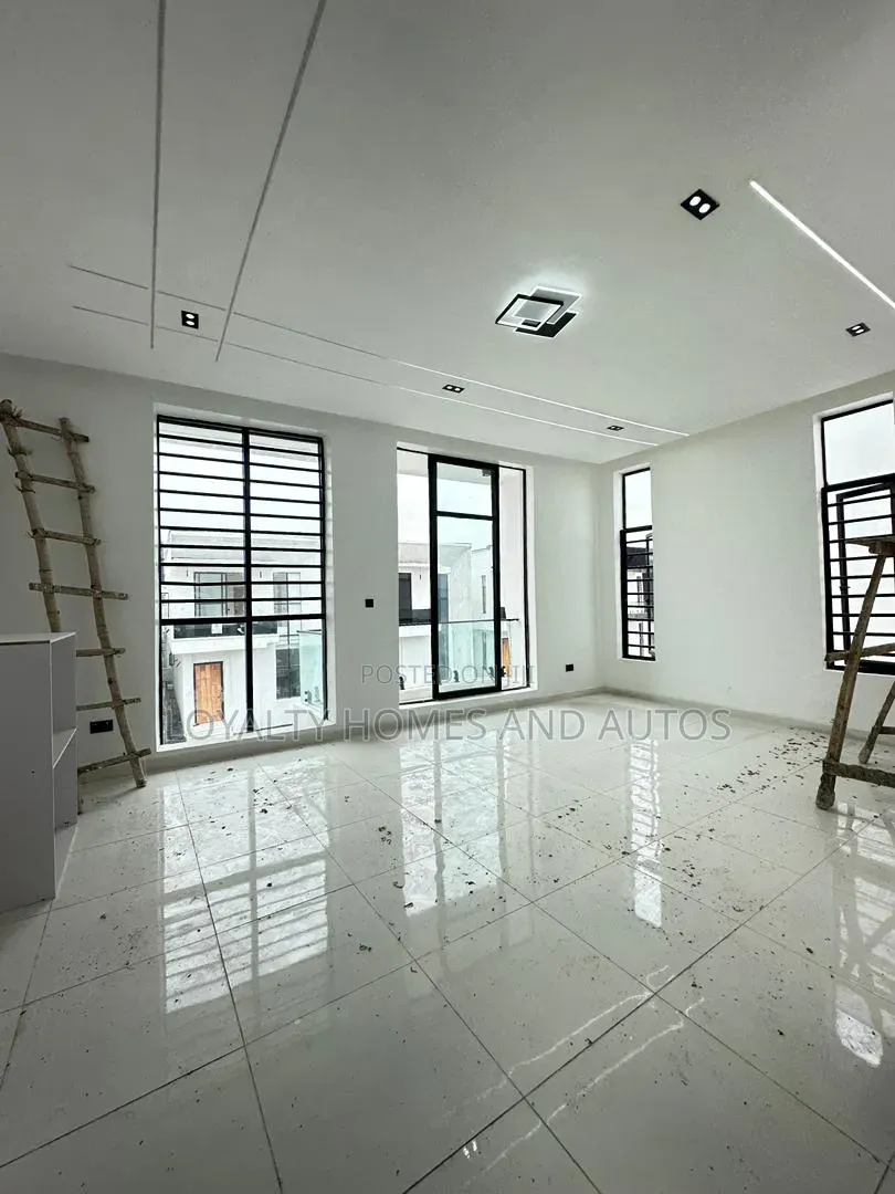 3bdrm Duplex in Abraham Adesanya Estate for sale in Abraham Adesanya Estate