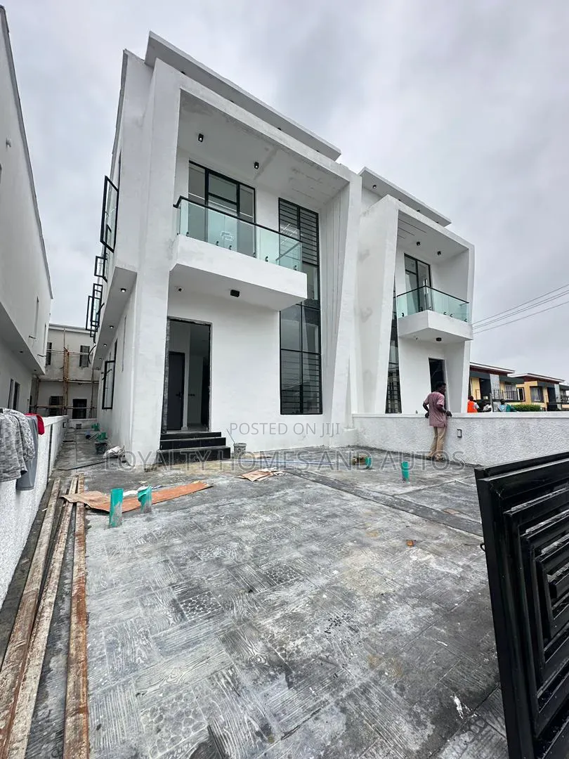 3bdrm Duplex in Abraham Adesanya Estate for sale in Abraham Adesanya Estate