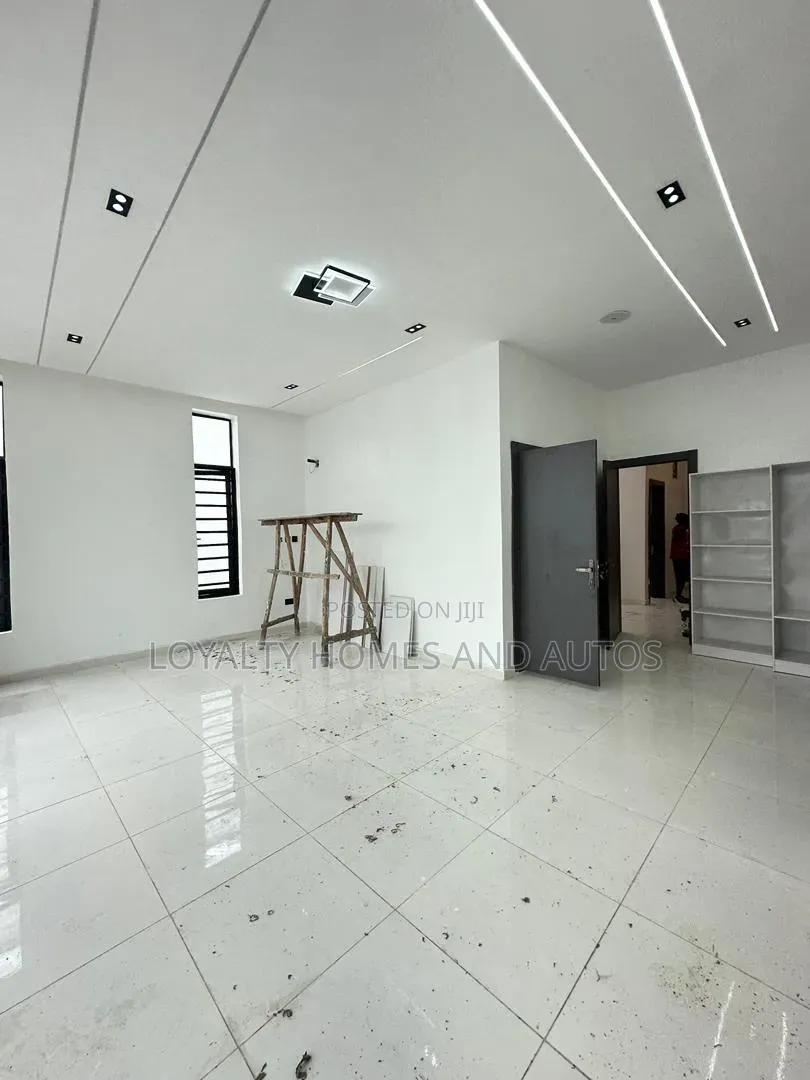 3bdrm Duplex in Abraham Adesanya Estate for sale in Abraham Adesanya Estate