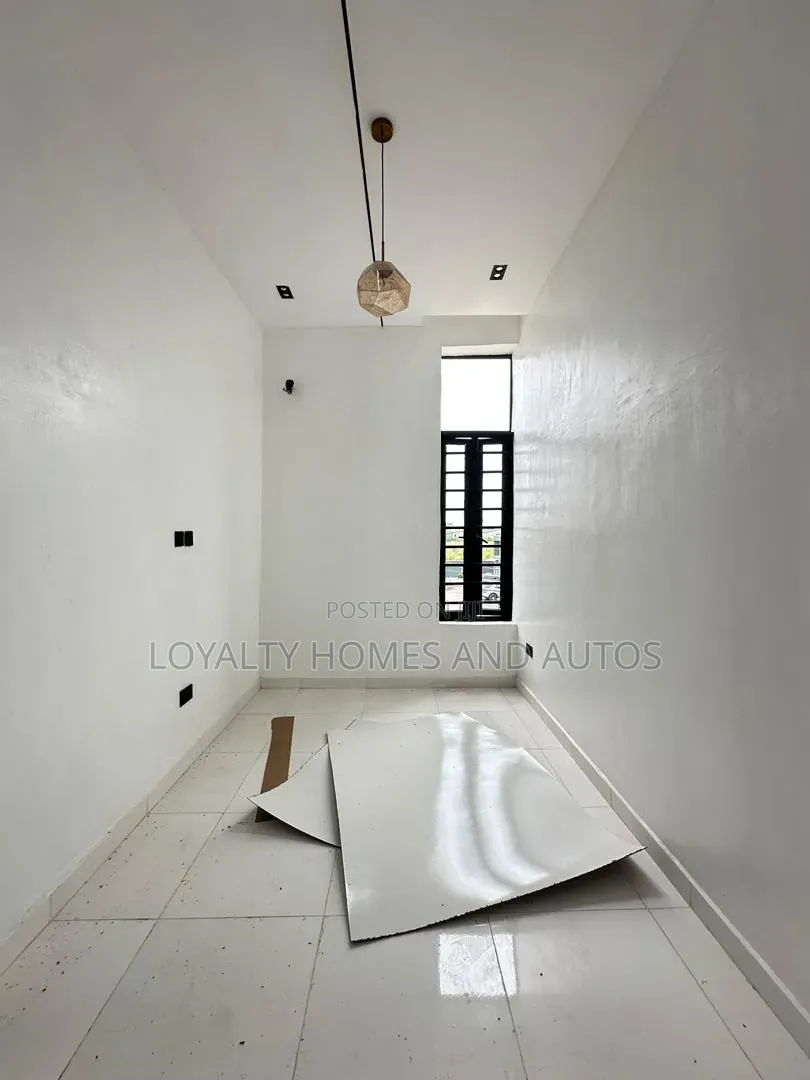 4bdrm Duplex in Abraham Adesanya Estate for sale in Abraham Adesanya Estate