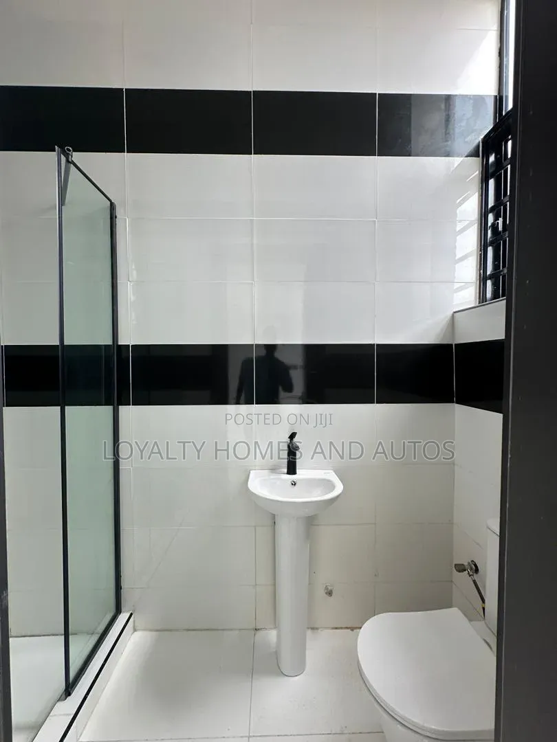 4bdrm Duplex in Abraham Adesanya Estate for sale in Abraham Adesanya Estate