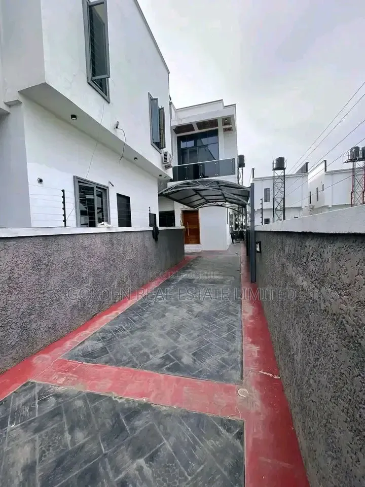 4bdrm Duplex in Lekki Phase 1 for sale in Lekki Phase 1