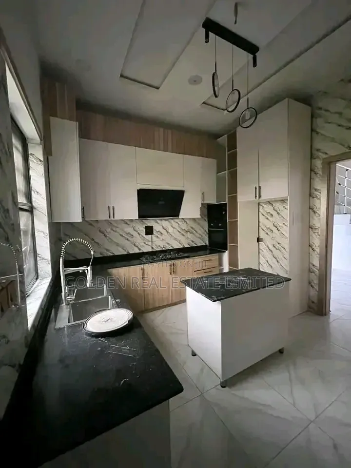 4bdrm Duplex in Lekki Phase 1 for sale in Lekki Phase 1