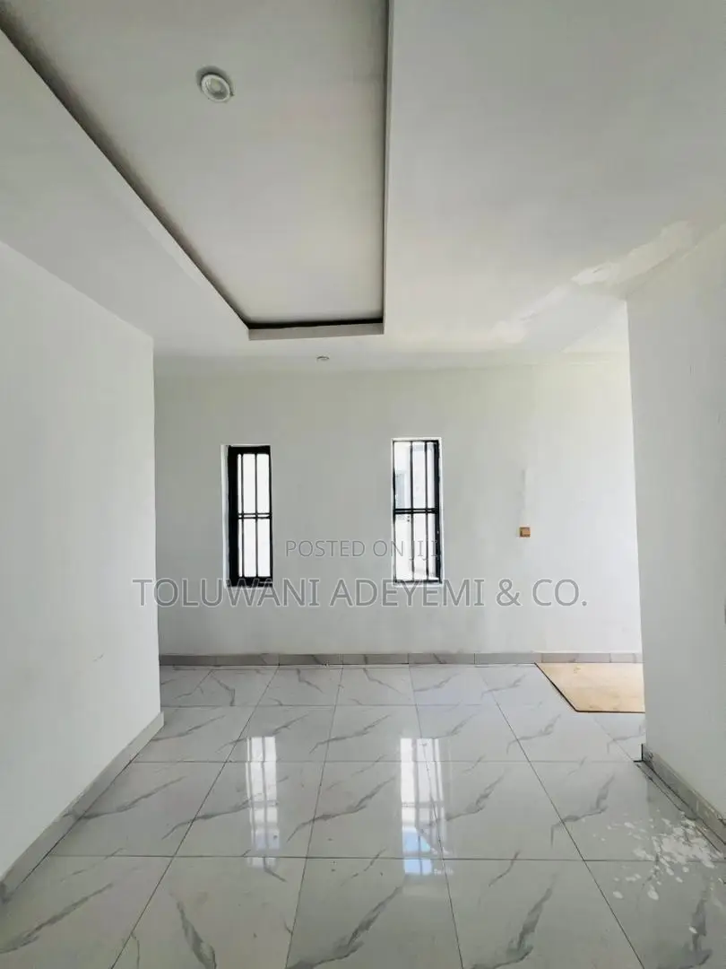 4bdrm Townhouse / Terrace in Orchid, 2Nd Toll, Chevron for rent in Chevron
