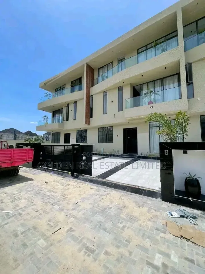 5bdrm Duplex in Lekki Phase 1 for sale in Lekki Phase 1