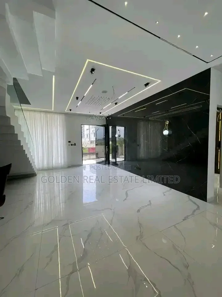 5bdrm Duplex in Lekki Phase 1 for sale in Lekki Phase 1