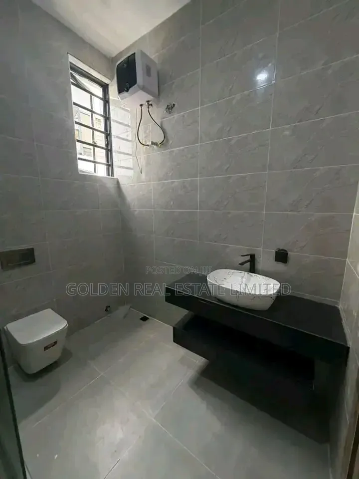 4bdrm Duplex in Ikota for sale in Ikota