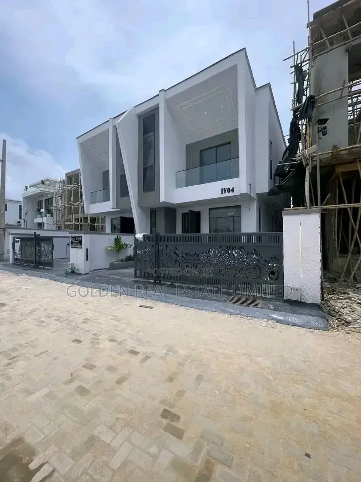 4bdrm Duplex in Ikota for sale in Ikota