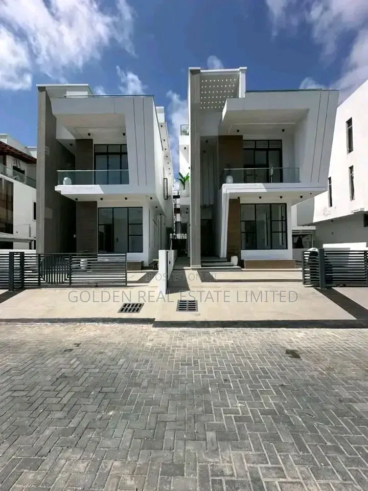 5bdrm Duplex in Osapa london for sale in Osapa london