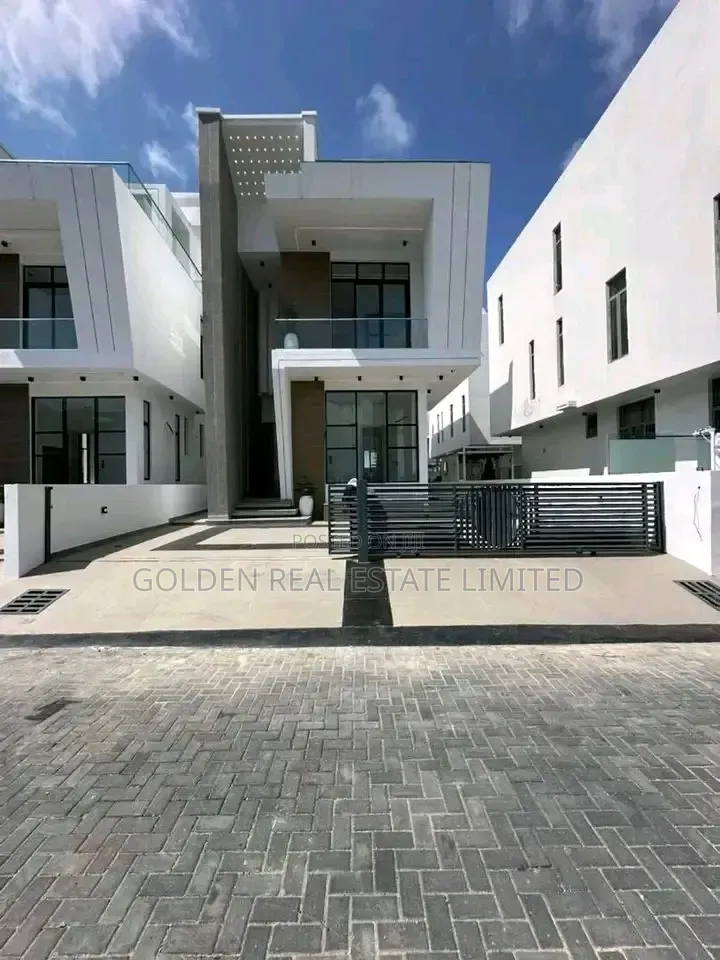 5bdrm Duplex in Osapa london for sale in Osapa london