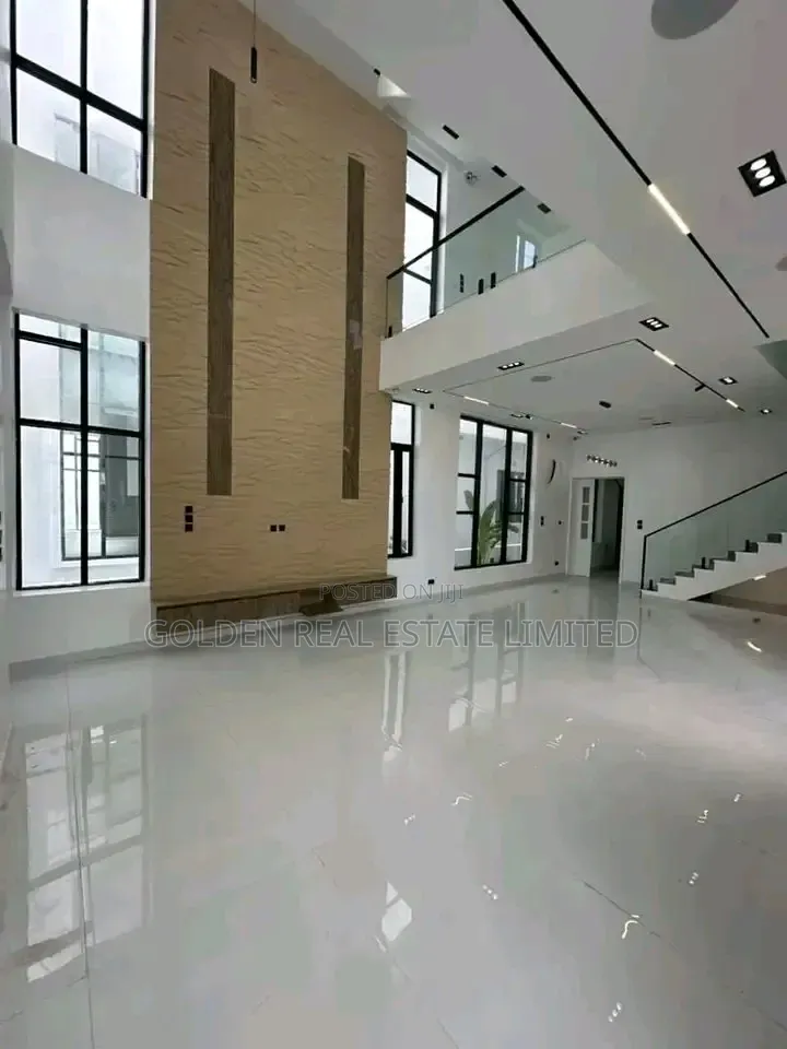 5bdrm Duplex in Osapa london for sale in Osapa london