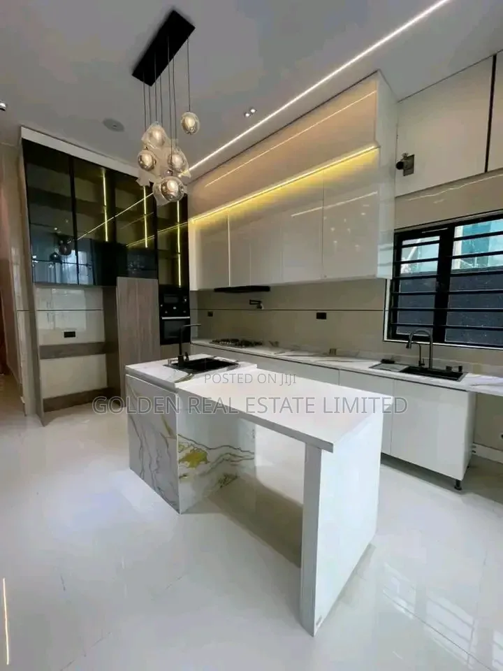 5bdrm Duplex in VGC / Ajah for sale in VGC / Ajah