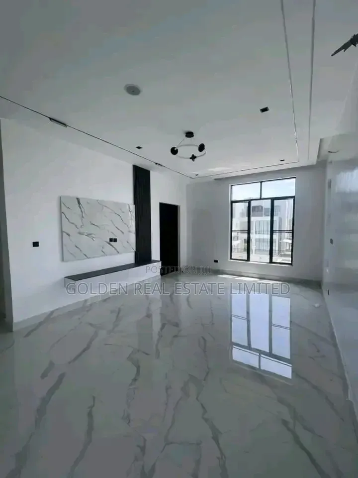 5bdrm Duplex in Lekki Phase 1 for sale in Lekki Phase 1