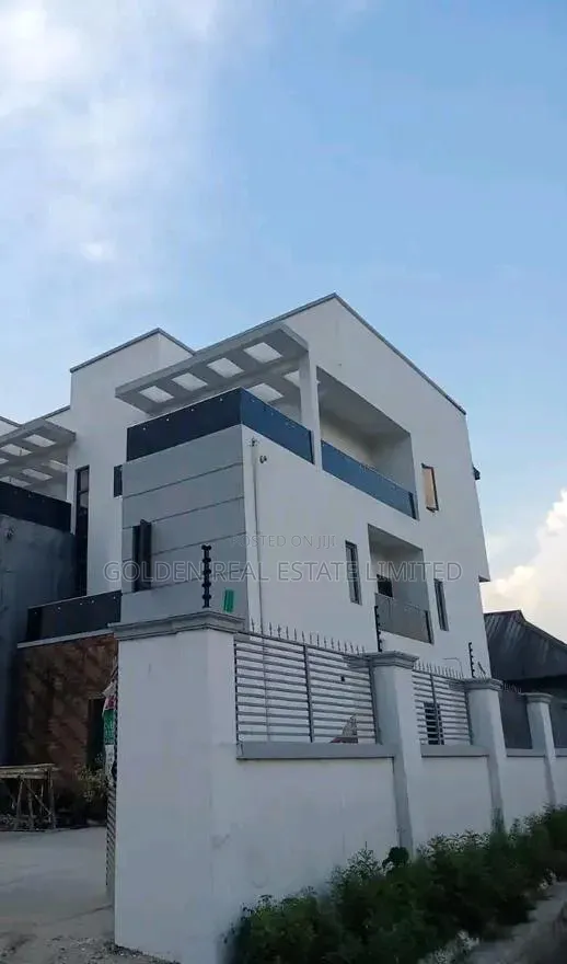4bdrm Duplex in Iyanganku for sale in Iyanganku