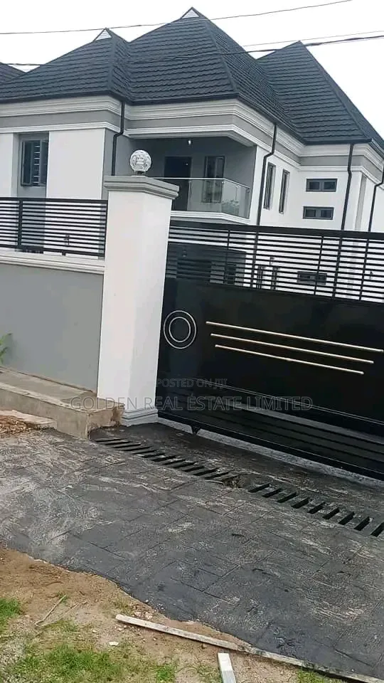 5bdrm Duplex in Oluyole for sale in Oluyole