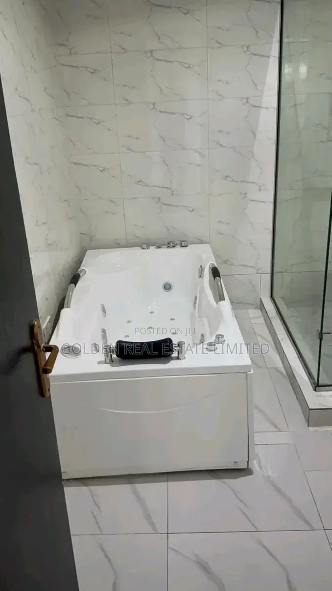 5bdrm Duplex in Oluyole for sale in Oluyole