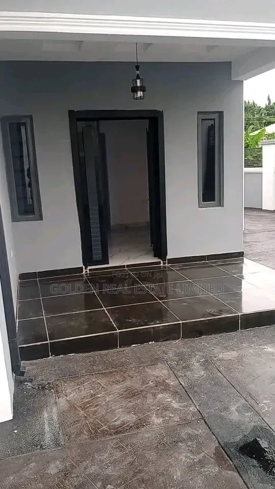 5bdrm Duplex in Oluyole for sale in Oluyole