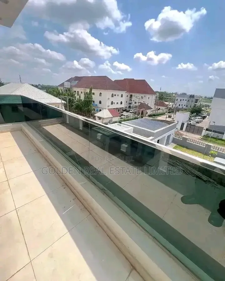 3bdrm Block of Flats in Durumi for sale in Durumi