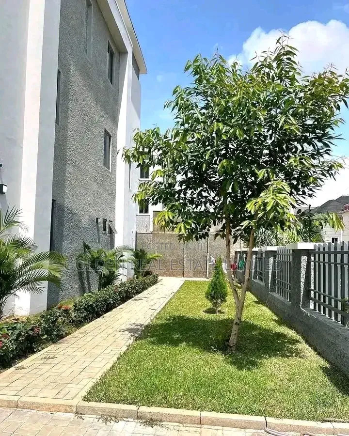 3bdrm Block of Flats in Durumi for sale in Durumi