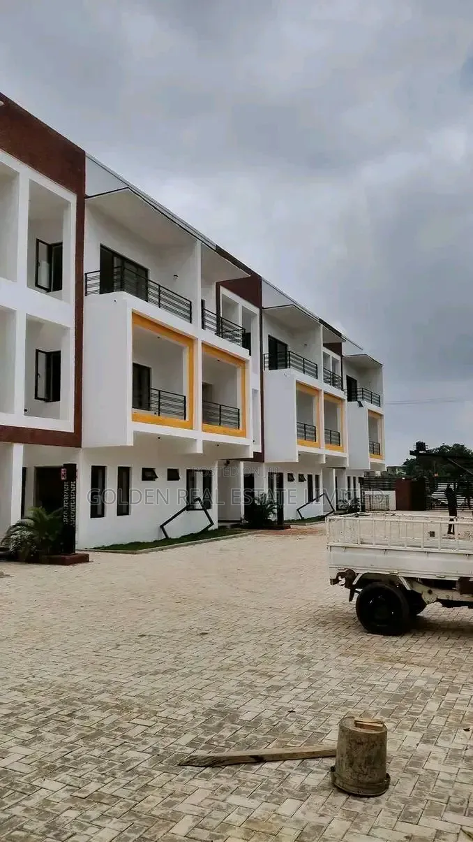 4bdrm Duplex in Jahi for sale in Jahi