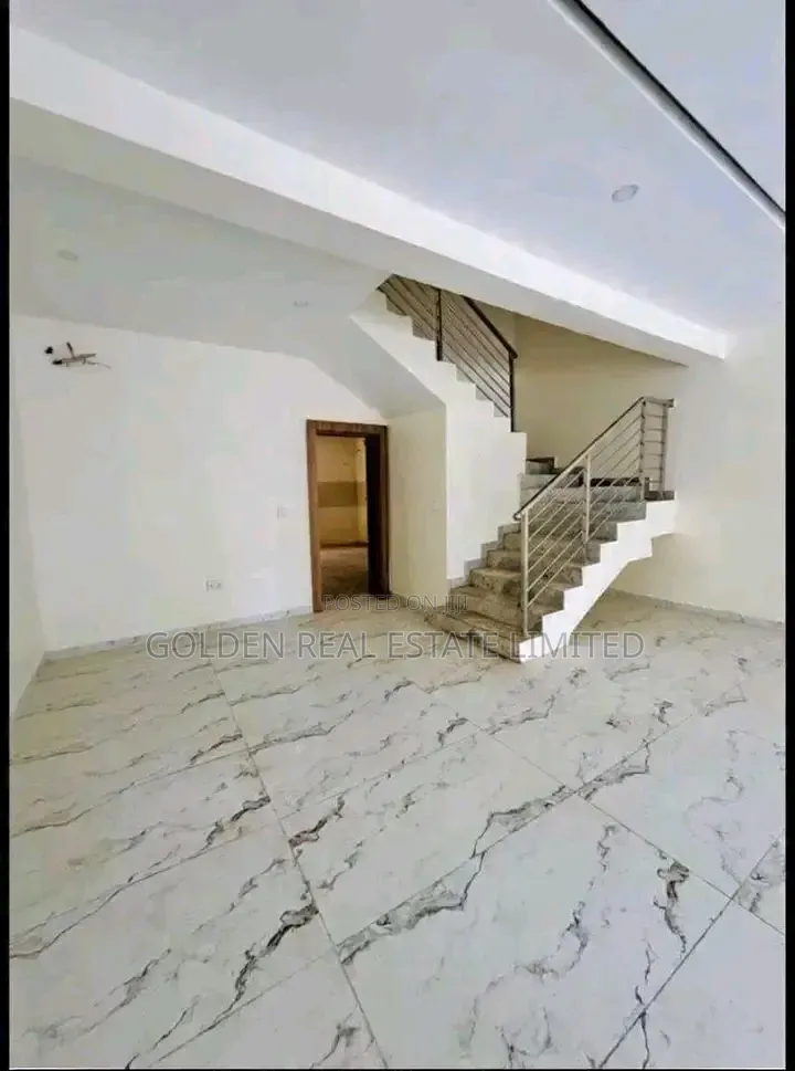 4bdrm Duplex in Jahi for sale in Jahi