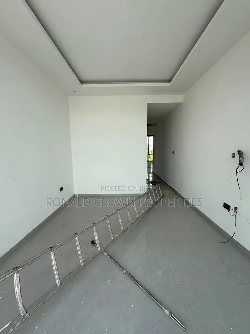 5bdrm Duplex in Banana Island for sale in Banana Island