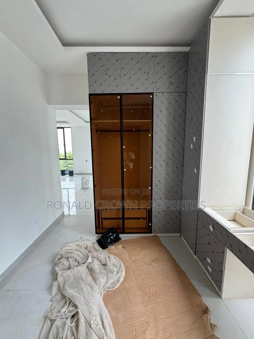 5bdrm Duplex in Banana Island for sale in Banana Island