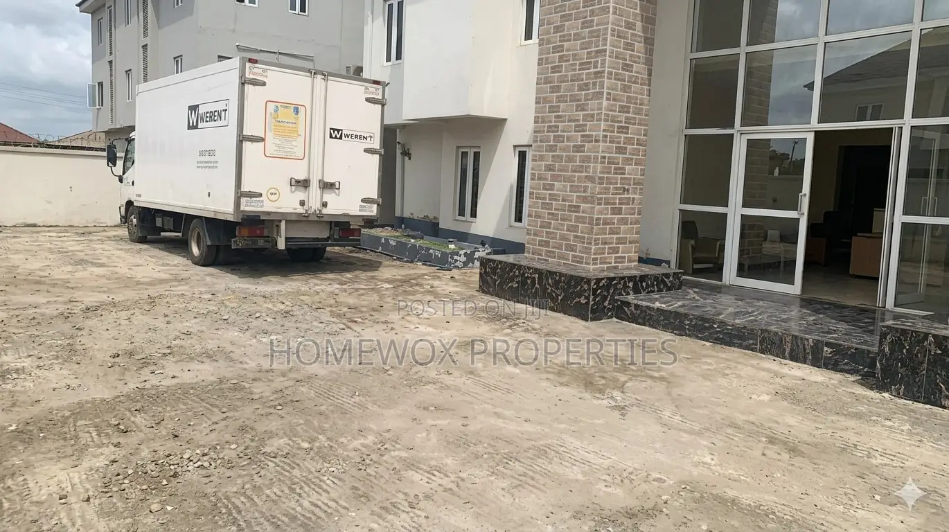 5bdrm Duplex in Woji for sale in Woji