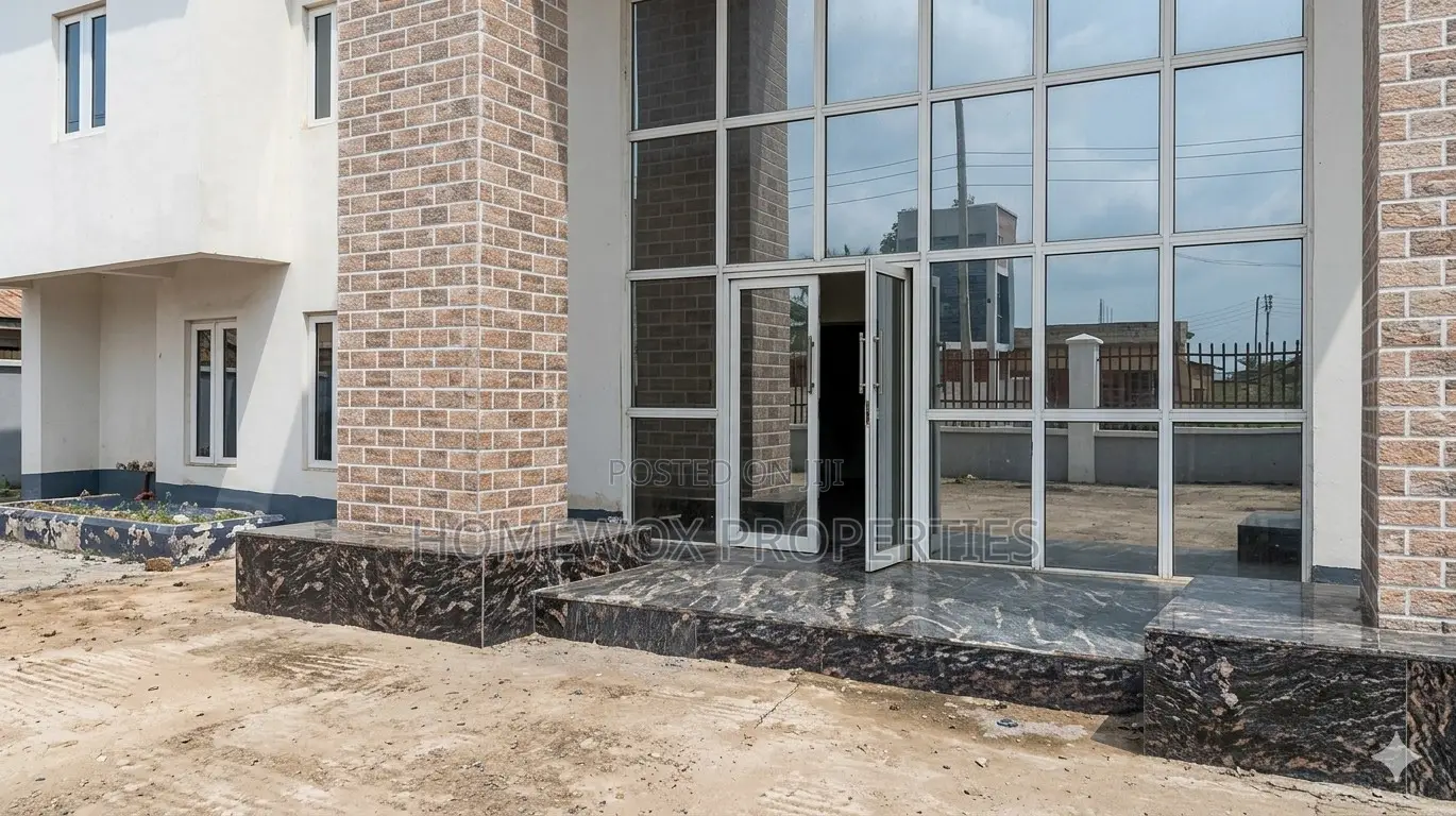 5bdrm Duplex in Woji for sale in Woji