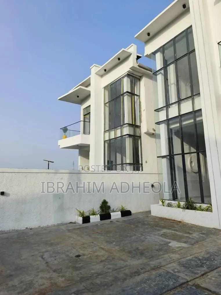 5bdrm Duplex in Chevron Alternative, Lekki Phase 2 for sale in Lekki Phase 2