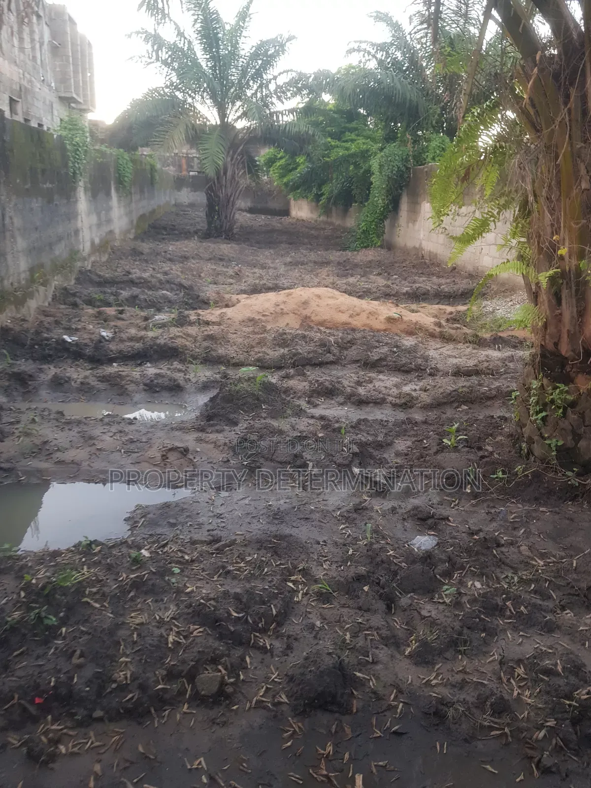 Half Plot of Land for Sale in Magodo in Magodo Isheri