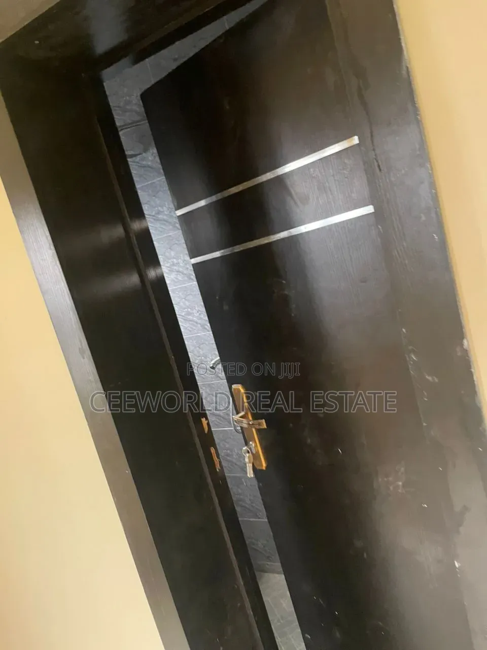 3bdrm Apartment in Oluwo Estate Odo Ona, Akala Express for rent in Akala Express