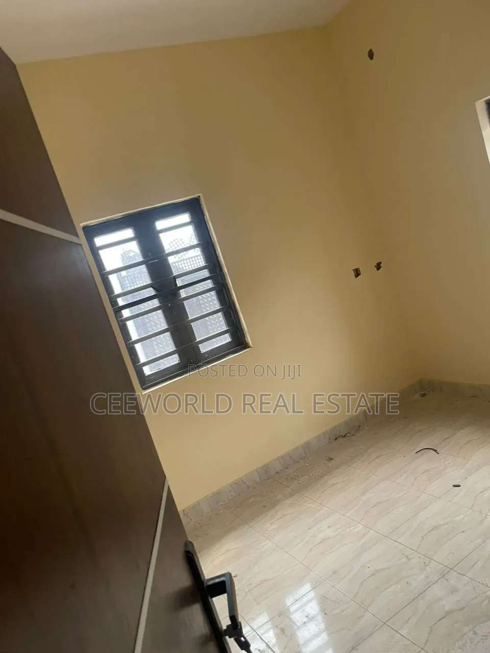 3bdrm Apartment in Oluwo Estate Odo Ona, Akala Express for rent in Akala Express