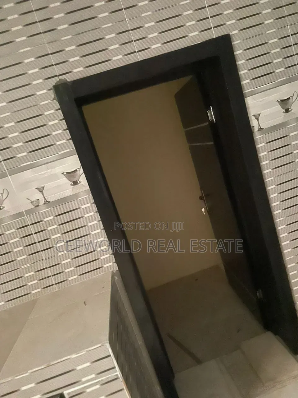 3bdrm Apartment in Oluwo Estate Odo Ona, Akala Express for rent in Akala Express